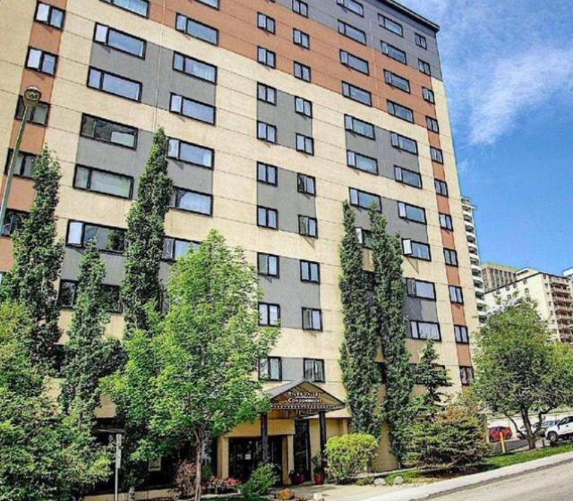 Downtown River Valley Bachelor Suite Condo, Non Smoking, 12 Inches Queen Bed, Beautiful Minimalist, Very Convenient Every Where Edmonton Luaran gambar